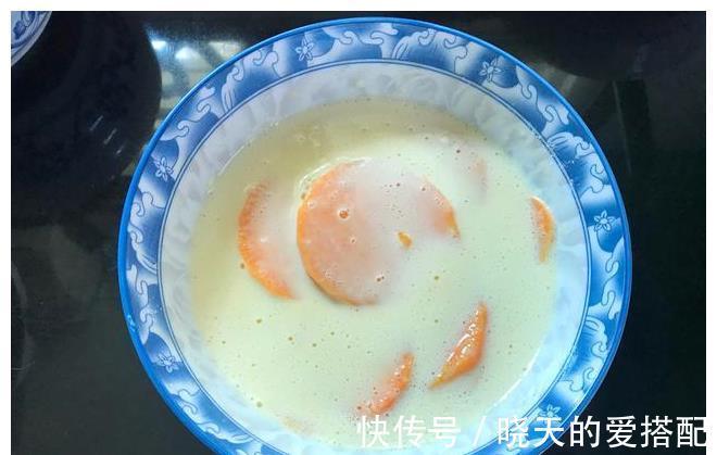 烤箱|1个红薯加2个鸡蛋，做成营养早餐，低卡饱腹不怕胖，简单又省事