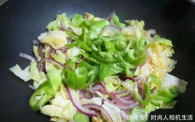 中薪|洋葱和它是绝配,做法简单,美味下饭,软化血管,血管通畅了