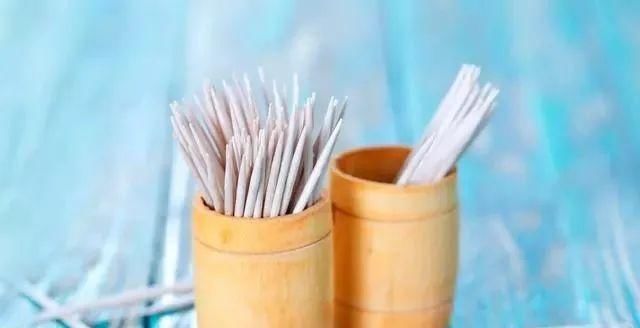 胶带开口很难找别再用手抠学这招,以后再也不愁找不到胶带头