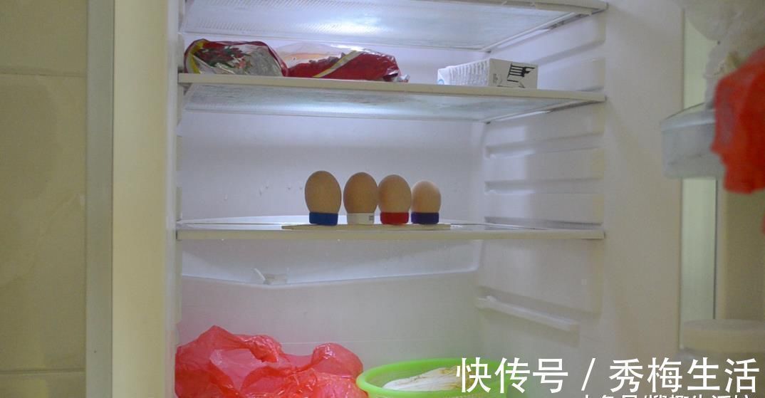 瓶盖粘在一次性筷子上, 解决了很多家庭困扰的烦恼, 看完赶紧试试