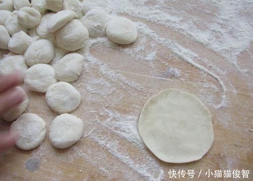 少许|夏天吃饺子,韭菜靠边站,这菜做馅鲜嫩多汁营养好,还能润肠通便