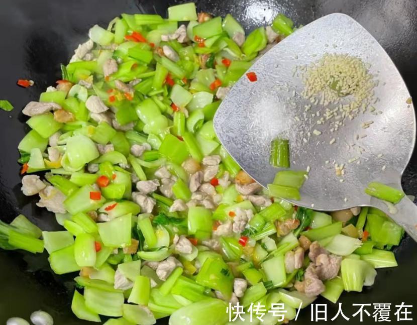 冬天最该吃的不是白菜，而是它，营养又解馋，不懂吃怪可惜！