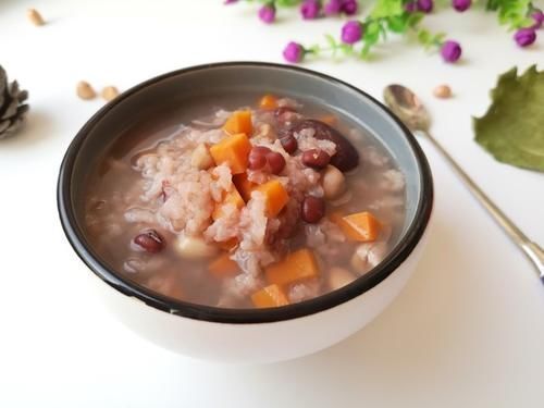 红豆和“它”一起炖,皱纹消失了,嘴巴不臭了,秀发变得乌黑亮丽