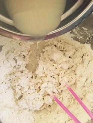 用酵母粉蒸馒头，用小苏打还是用食用碱不懂别乱用，浪费食物！