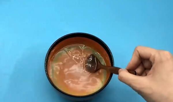 洗衣服别再只放洗衣液了,多加一碗它,洗出来的衣服更加干净卫生