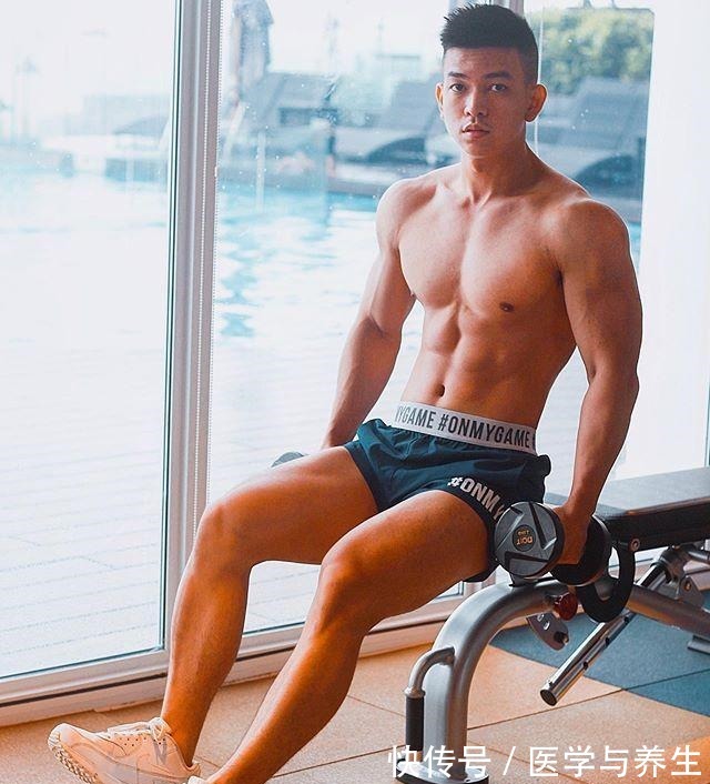 肌肉|这枚壮硕的肌肉直男也太上头了吧!