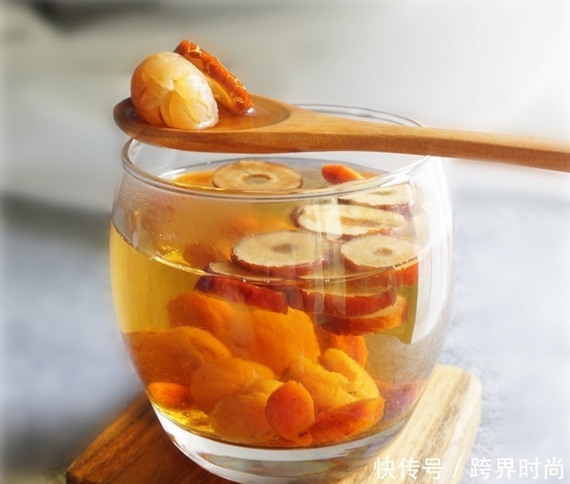 紅棗和它一起泡,每天一杯,體內濕氣消,臉色更紅潤!