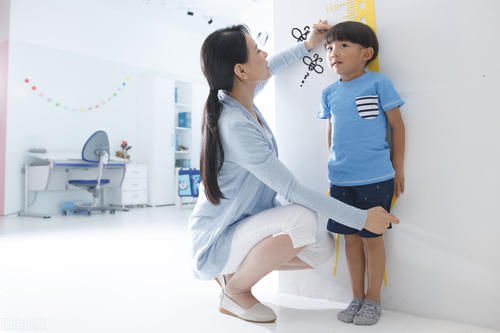 营养均衡|孩子身体发出这几个信号,暗示要停止长高了,父母别大意