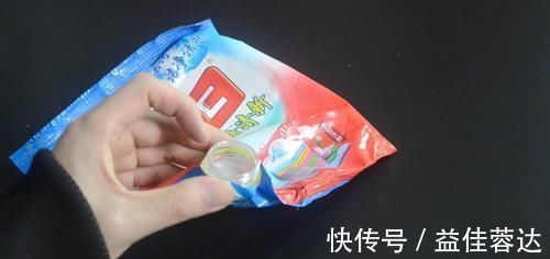 洗衣粉上套个塑料瓶，这个用途太厉害了，要是早点知道就好了
