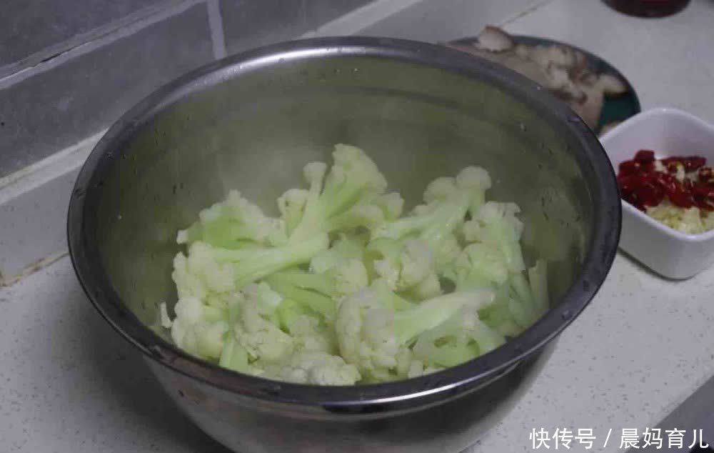 这肉厨师从不让家人吃,许多女性却一直把它当美食,早知道早收益