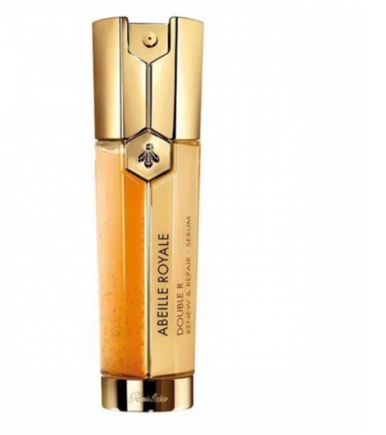 质地|40岁女人记住,再懒也要在睡前涂上精华,10年后你比同龄人嫩多了