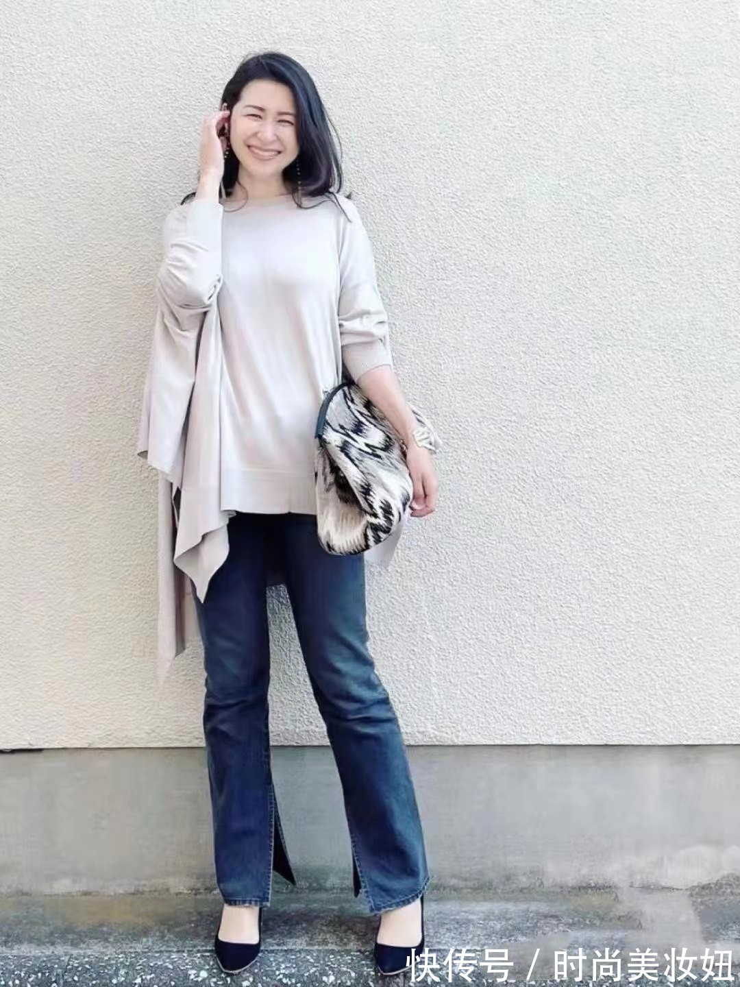 上衣|女人年纪越大,穿衣打扮要“气质”,普通人照着穿也优雅大气