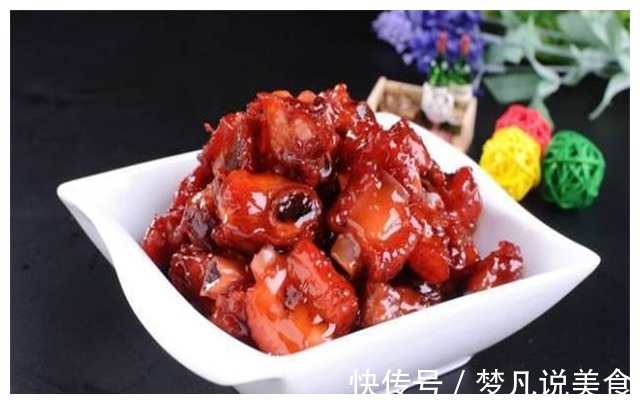 十分正宗的糖醋排骨做法,仅用糖和醋来调味,做出来色泽鲜红入味