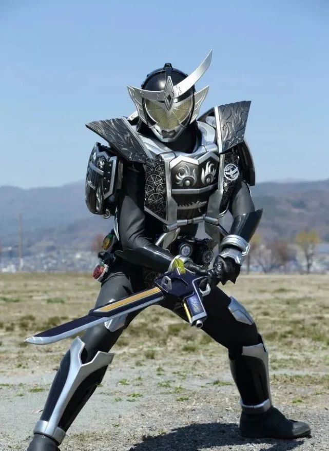 巴哈姆特|汇总假面骑士主骑的纯黑形态,你知道几个?