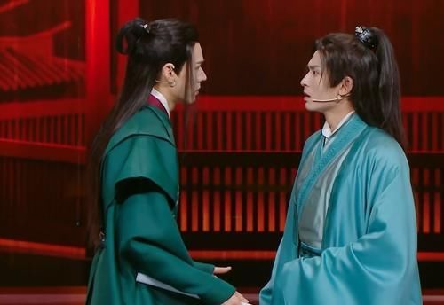 镜头|有一种“排挤”叫龚俊和张哲瀚,全程充当背景板,镜头不足10分钟