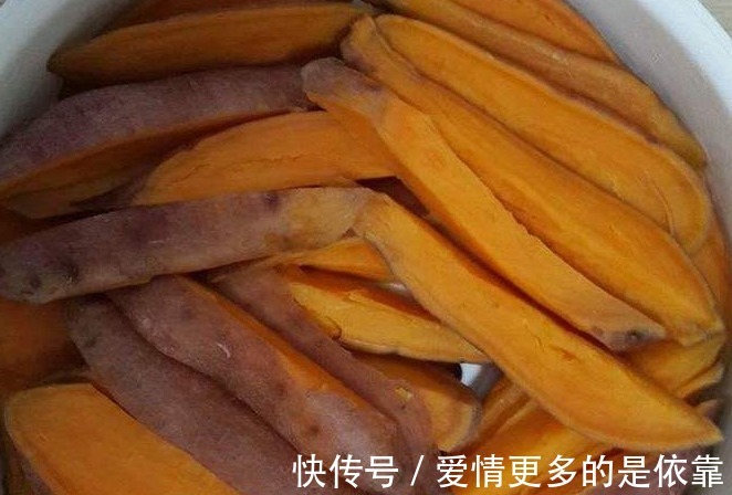 红薯|女性不想老得快,每天当零食吃一点,延缓皱纹生长,肌肤水嫩白皙