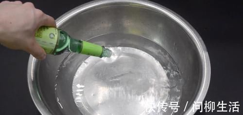 天天拖地还不干净？教你用一秘招，拖一次几天都很干净，太实用了