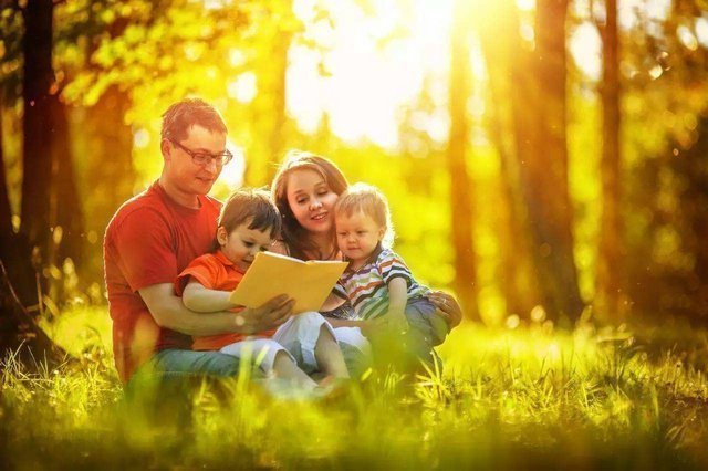 你是谁|孩子有没有出息,从父母的言行里就能看出,你家是哪类家庭?