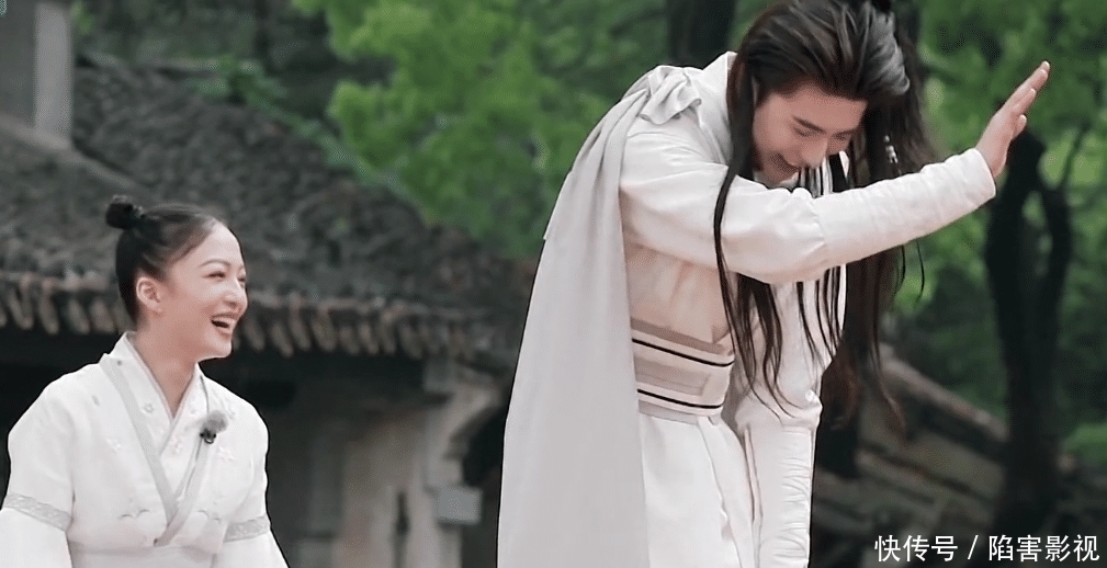 孟佳|跑男:蔡徐坤表演社会摇,沙溢摔倒在地,这期节目的道理好硬核