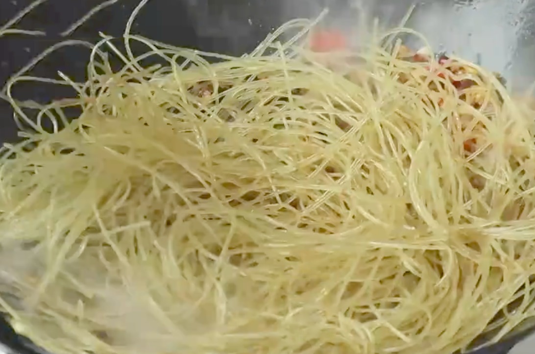 1分钟学会经典川菜肉末粉丝,做法简单,香辣美味,超级下饭