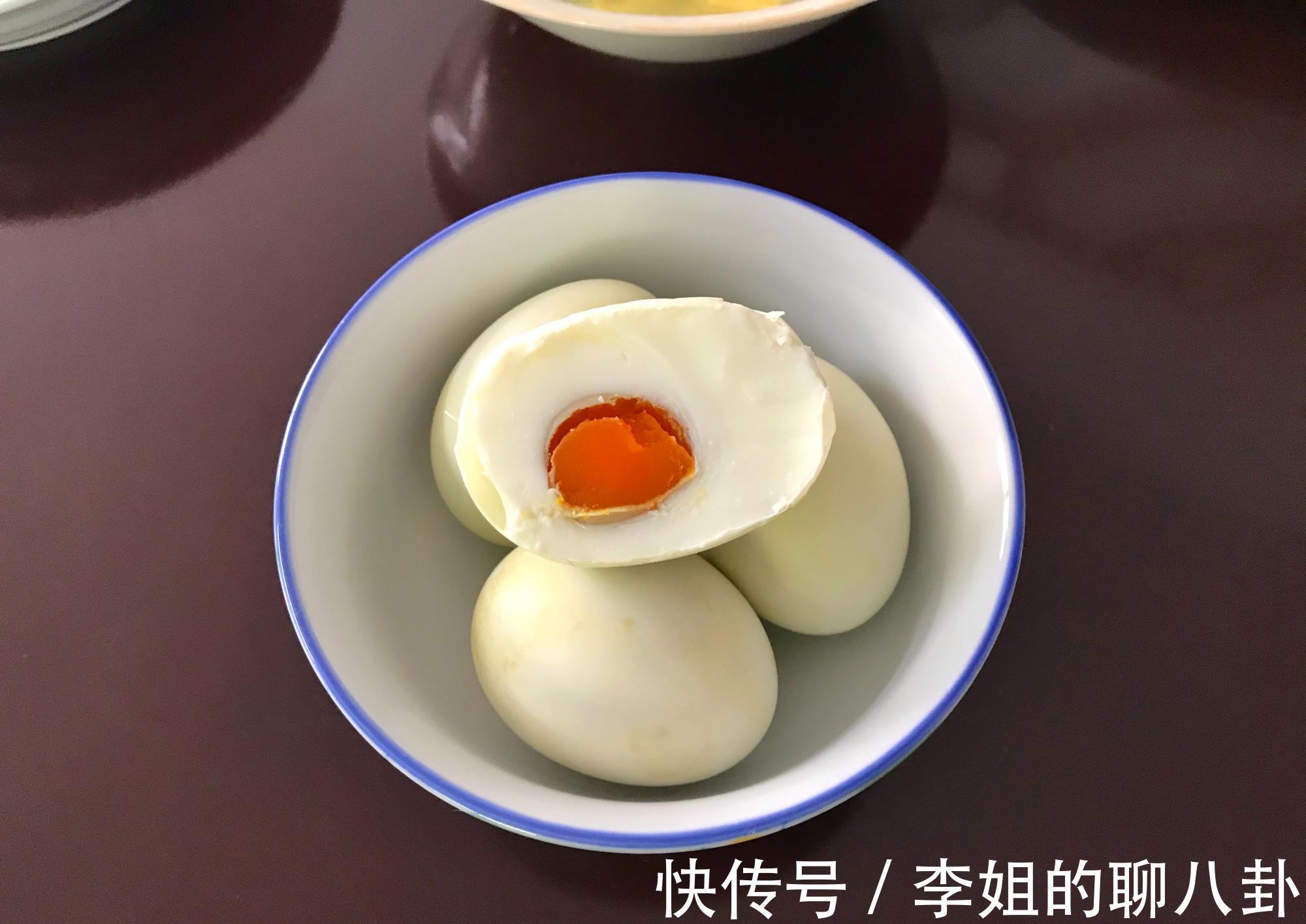 精致|三个人的晚餐4菜1汤，不精致但有营养，应季而食，吃得舒心不浪费