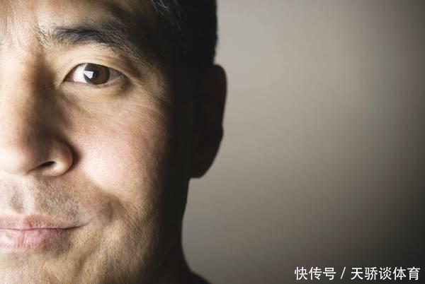 长期饮酒者,若晨起出现4大“异常”,肝已“稀巴烂”,及时戒酒