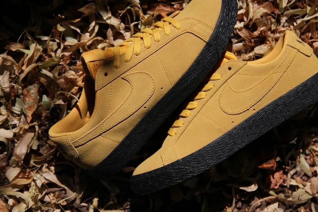 今年过冬，能在大街上独领风骚的是「小黄鞋」