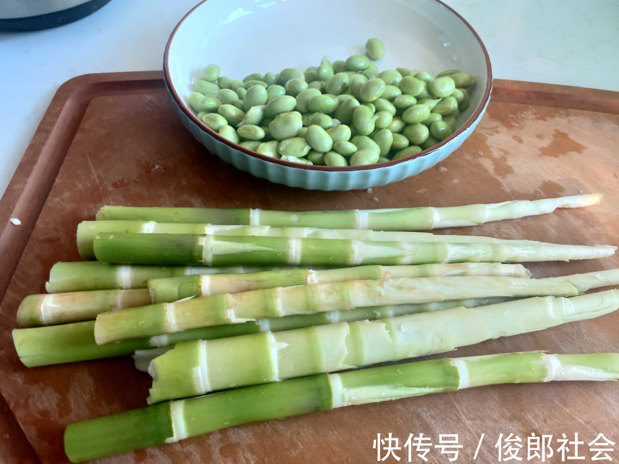 野山笋|这盘菜,让儿子舍弃了喜欢的排骨,首先把它给光盘了