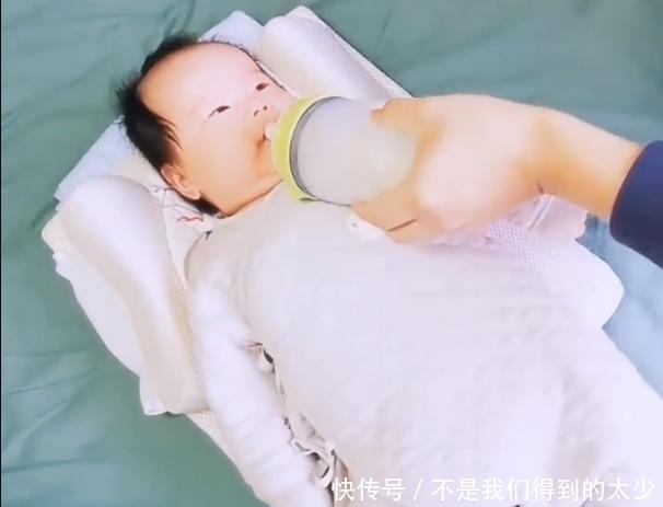 宝宝1岁前有7个“猛涨期”,前两个月更关键,抓住一个娃长更高