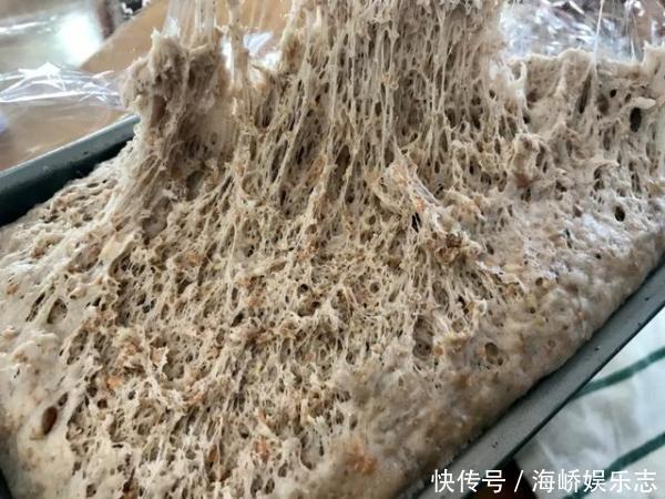坚果|这才是真正的黑面包，超多的杂粮坚果，无黄油不揉膜，又香又顶饿