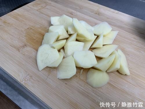 炖鸡时，有人焯水有人直接炖，都不对，教你正确做法，比饭店还香