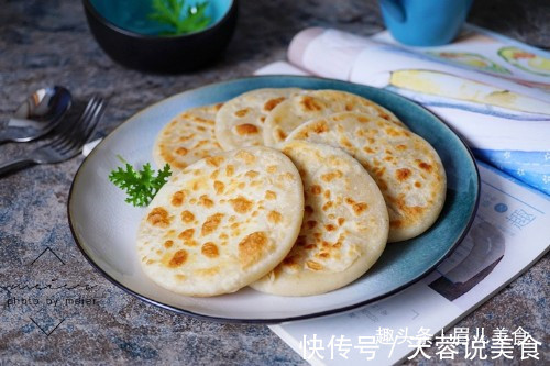 不用发面的小饼，依然柔软，翻来覆去吃了几十年，就是吃不腻！