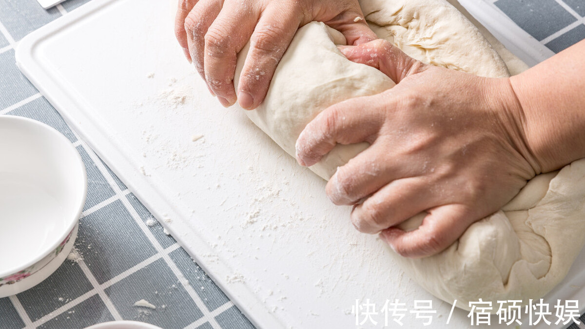 发面|发面时,不要只用酵母粉,教你1招,快速发满整盆,馒头蓬松好吃