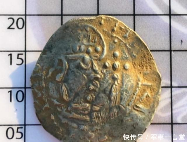 寻宝|父子3人在田里挖到一枚千年古币,能卖6万多将和土地所有者平分