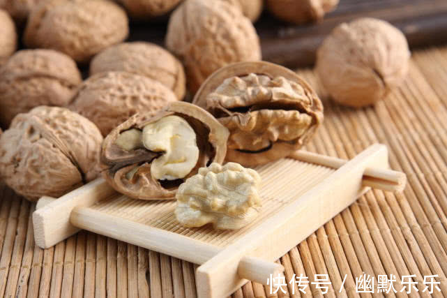 低密度脂蛋白|脑梗的“祸根”找到了,医生直言3种家常菜,伤脑更“要命”