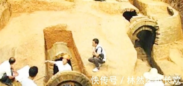 纪文达公遗集|河北发现纪晓岚之墓,坟前坐了七个女子,揭开纪晓岚的真实面目