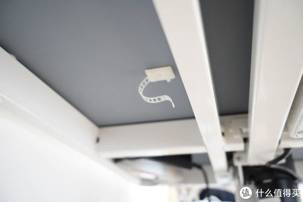 线缆|桌面整理大作战！低成本改造书桌，这些收纳好物你值得拥有！