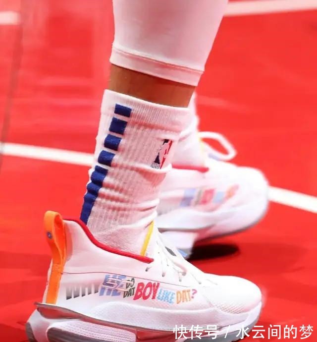 76人 NBA球员上脚哈登穿第六代签名鞋,史蒂芬森的and1很复古!