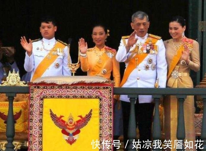 放飞自我$68岁泰王放飞自我!率领众嫔妃丛林夜骑,百姓匍匐跪拜高呼万岁