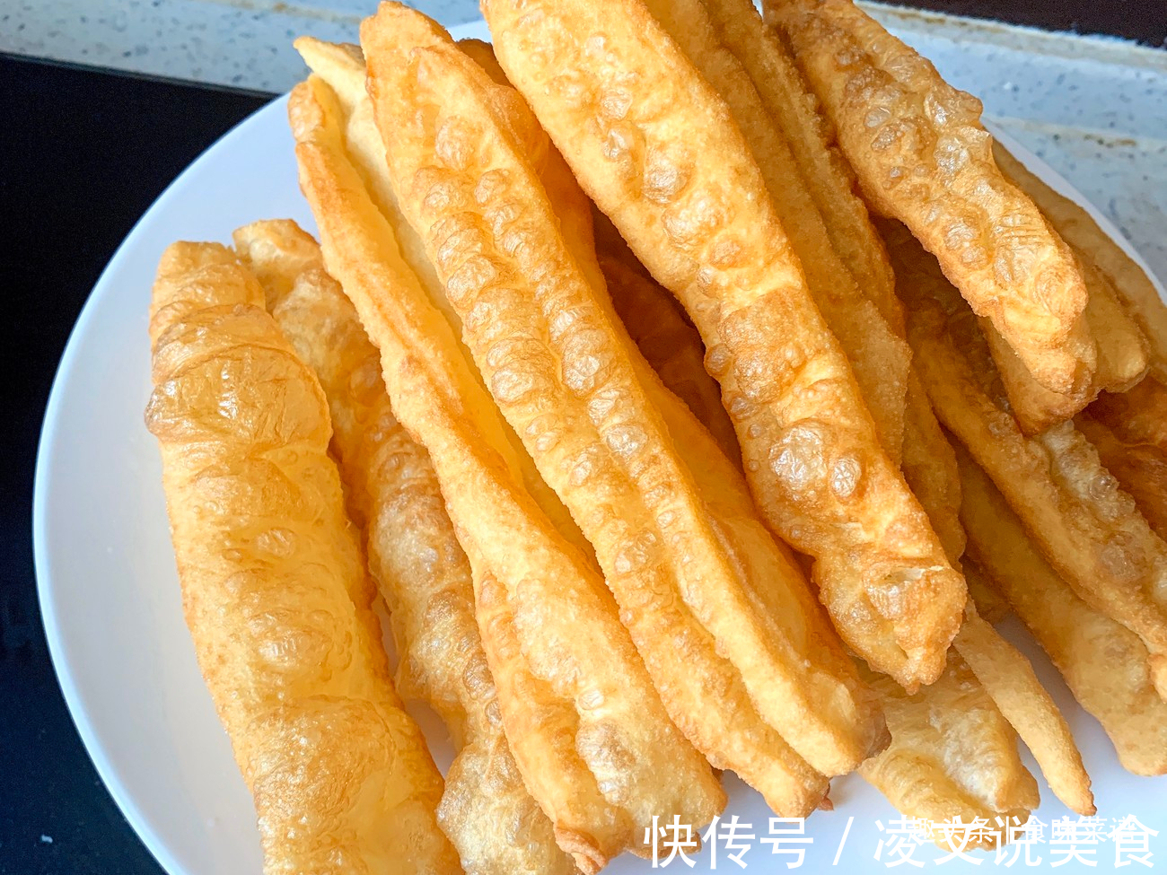 油条店的老配方，步骤简单，适合新手学，出锅蓬松酥脆，特别好吃