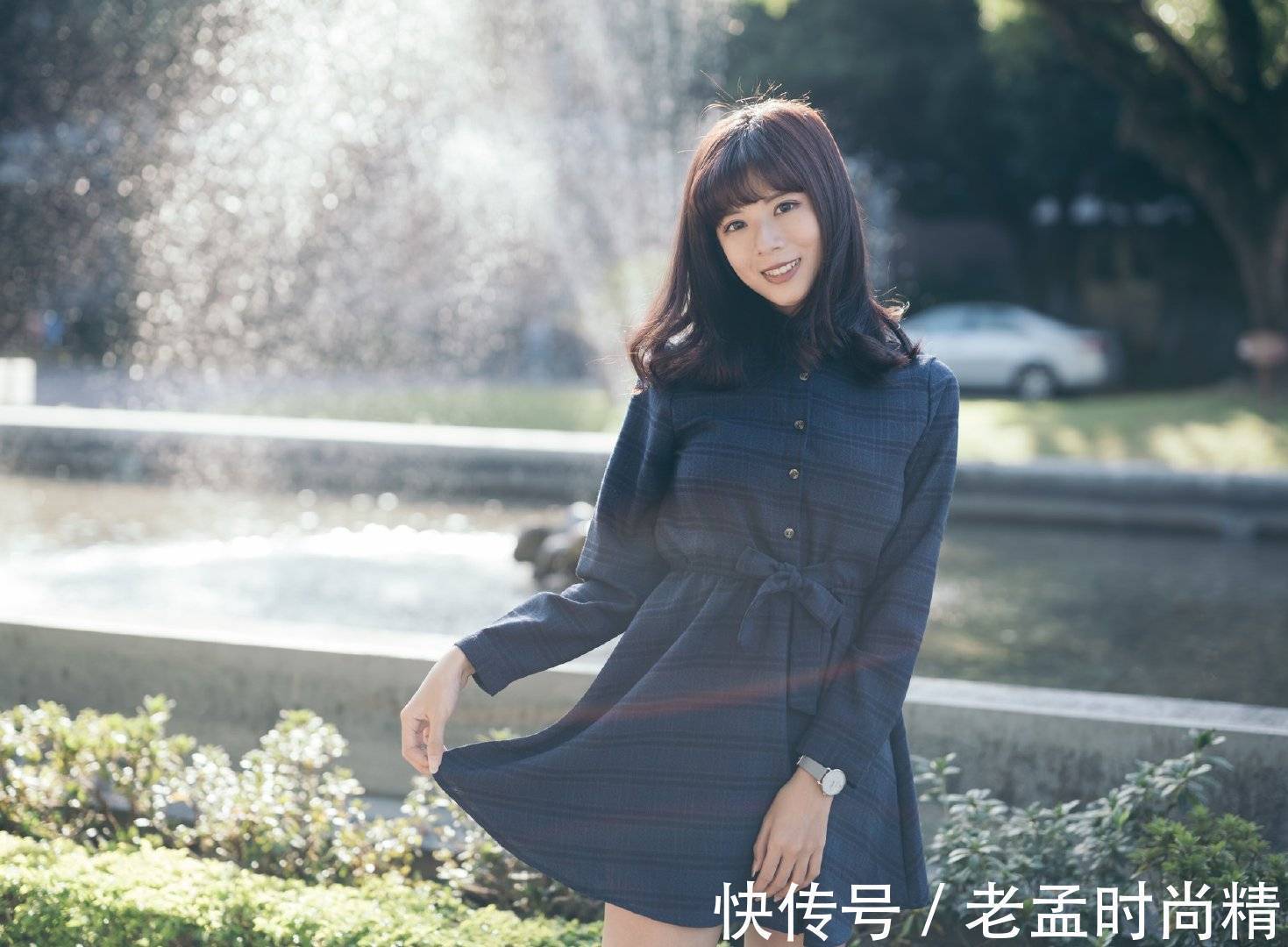 高跟短靴 深色的格子裙具有干练的气质,搭配黑色高跟短靴,凸显高挑身材