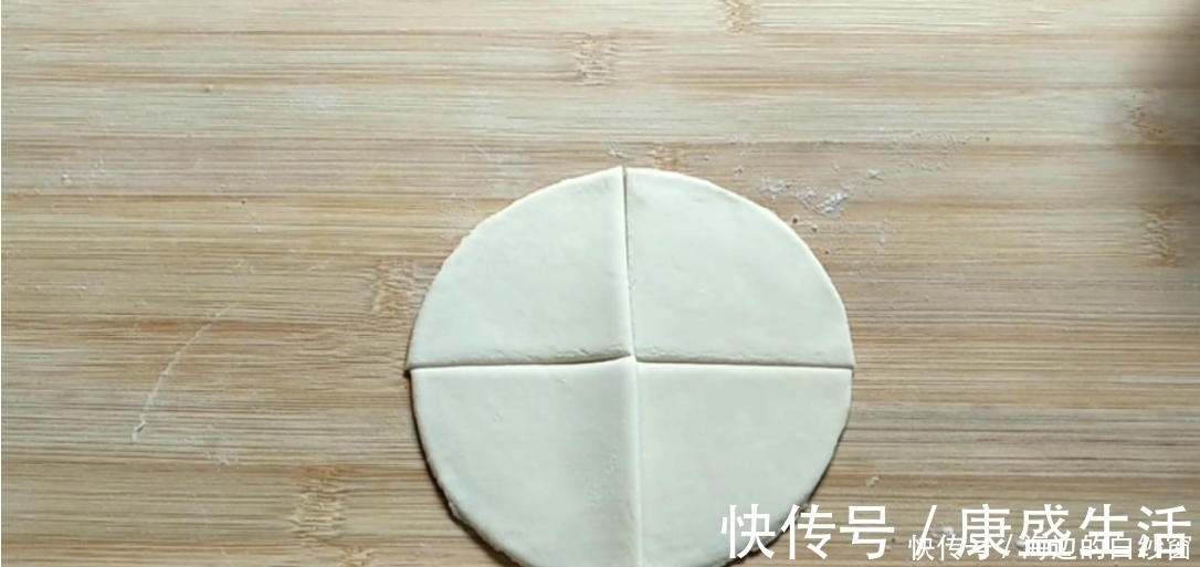 千层枣花馍不用发面，不用一滴油，层层分明，好看好吃