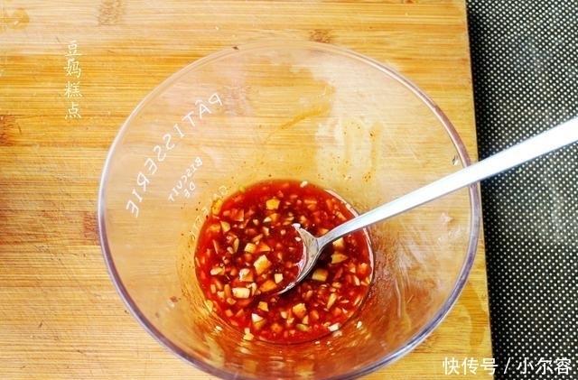 别买了,睡前腌上第二天做,这鸡腿做法简单,干净卫生