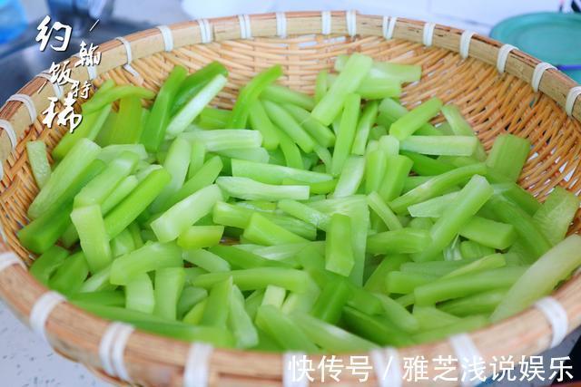 腌黄瓜|夏天，吃黄瓜苦瓜不如吃它，2元一斤，切成条简单一拌，清脆爽口