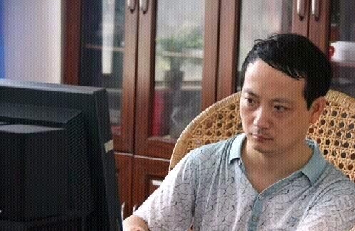 乐嘉首次公开露面，直播间潸然泪下，对《超级演说家》余怒未消