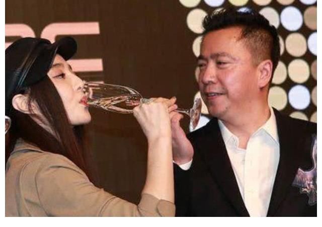 拼爹的星二代翻车，又哭又作的导演互撕，这部综艺烂到出圈