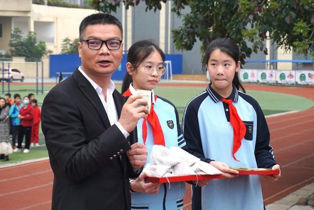 Guangxi Nanning: Zhuang Yao medical knowledge into campus