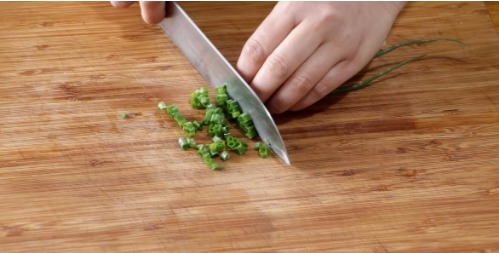 教你麻婆豆腐的家常做法,色泽红亮,豆腐嫩滑不碎,配米饭太香了