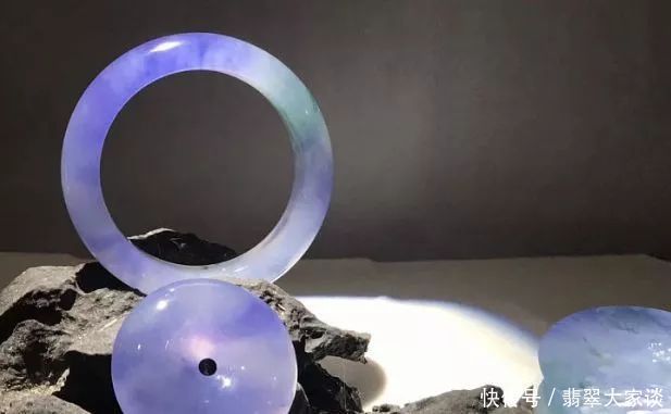 你知道翡翠商是怎么看待翡翠行业的吗?值得一看!