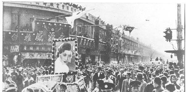 民国女神级演员,自尽后10万市民自发为她送葬,鲁迅提笔为她著文